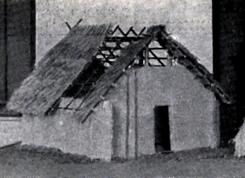 Abb. 3: Kiekebuschs Rekonstruktion eines Hauses der Bucher Bauform. Den gleichen Grundriss hatte auch das Paulinenauer Haus.